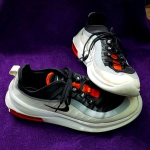 Nike Kids Air Max Axis Size 8.5